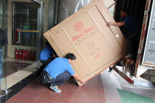 怀仁钢琴贵重工艺品无忧运